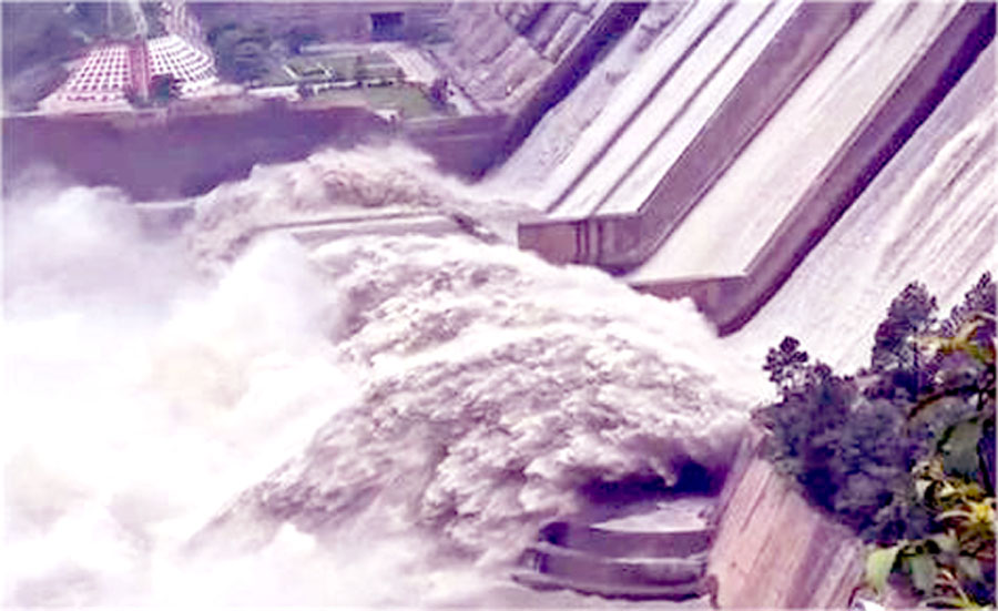 Water level in Chenab rises due to heavy rain; Three gates of Baglihar dam opened.